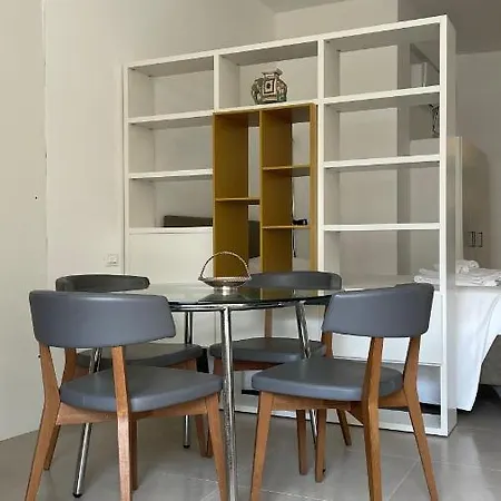 Givi Apartment