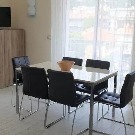 Givi Apartment